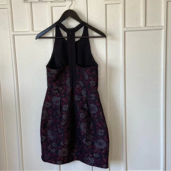 BCBG Short  jacquard cocktail short dress axial strap is embroidered size 6 - Picture 7 of 16